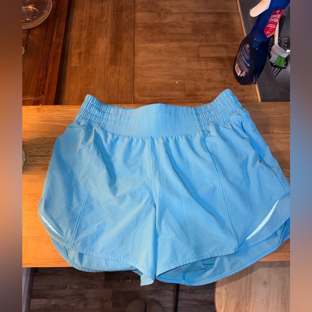 Lululemon Hotty Hot HR Shorts Lined size 6 worn once In perfect condition